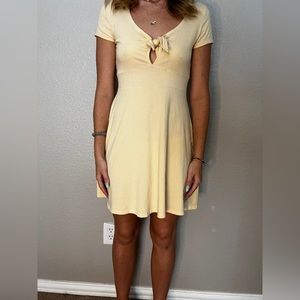 Yellow sun dress// size S